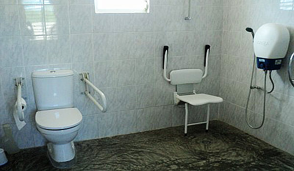 600×350-Bonaire-RoRo-WC Bonaire rolstoel aangepaste bungalow RoRo WC en douche