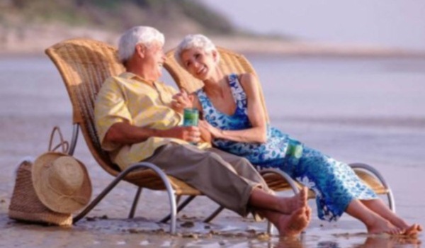 600×350-Senioren-op-strand