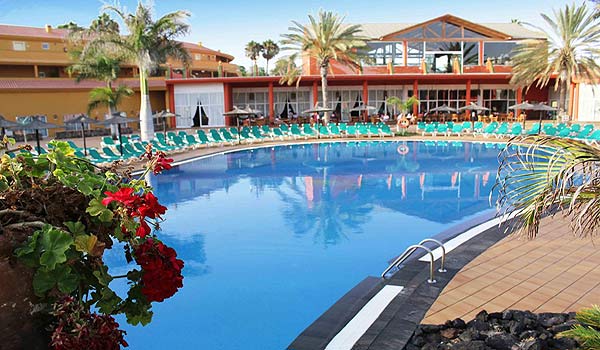 600×350-SE-F-Oasis-Villa-pool.jpg