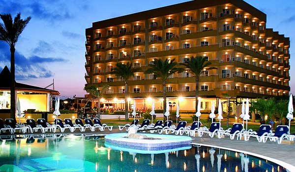 600×350-Cala-Milor-Garden-hotel-nachts.jpg