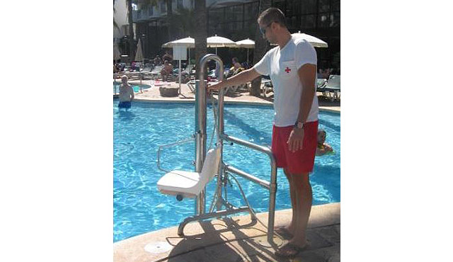 640×370-palmeras-palya-pool-hoist1.jpg