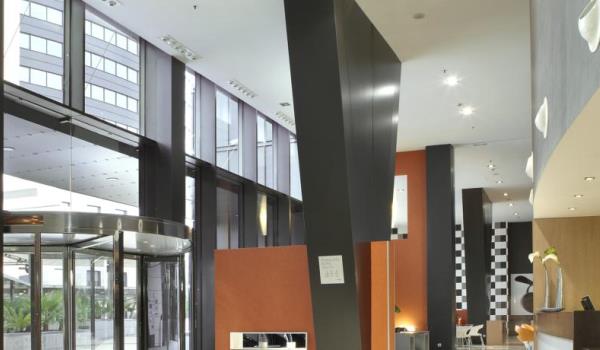 600×350-Hotel-Qua3-Loby.jpg