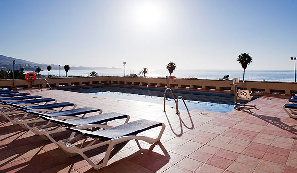 600x350_PiscinaHhotel-Confortel-Fuengirola_badlift.jpg
