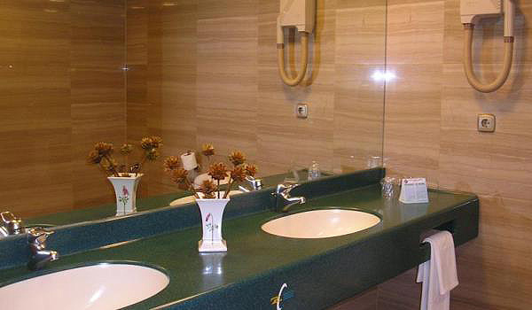 600×350-Hotel-Zentral-Center-wasbak.jpg
